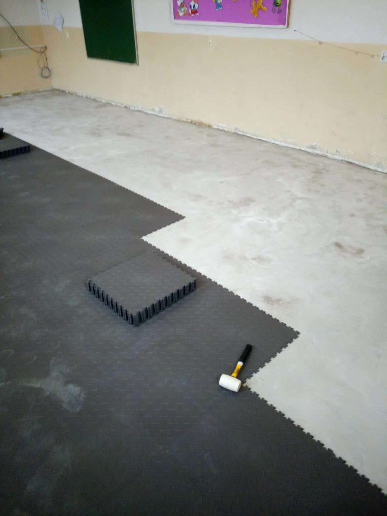 Podlaha do základní školy, Slovensko