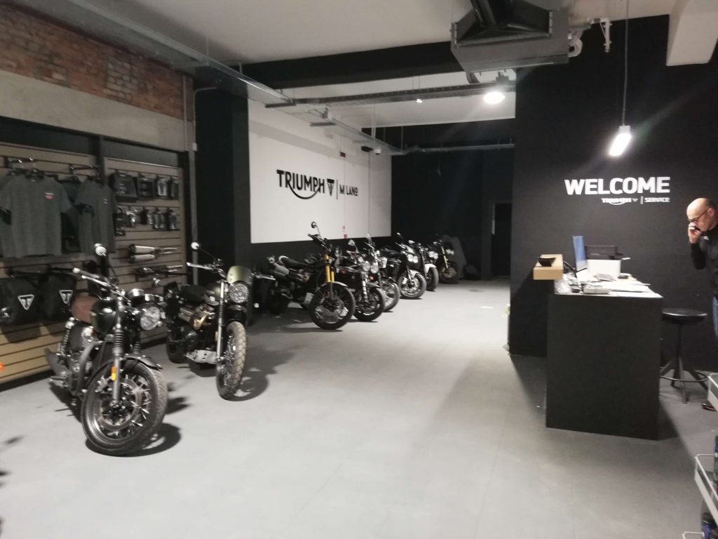 Prodejna motocyklů, Itálie